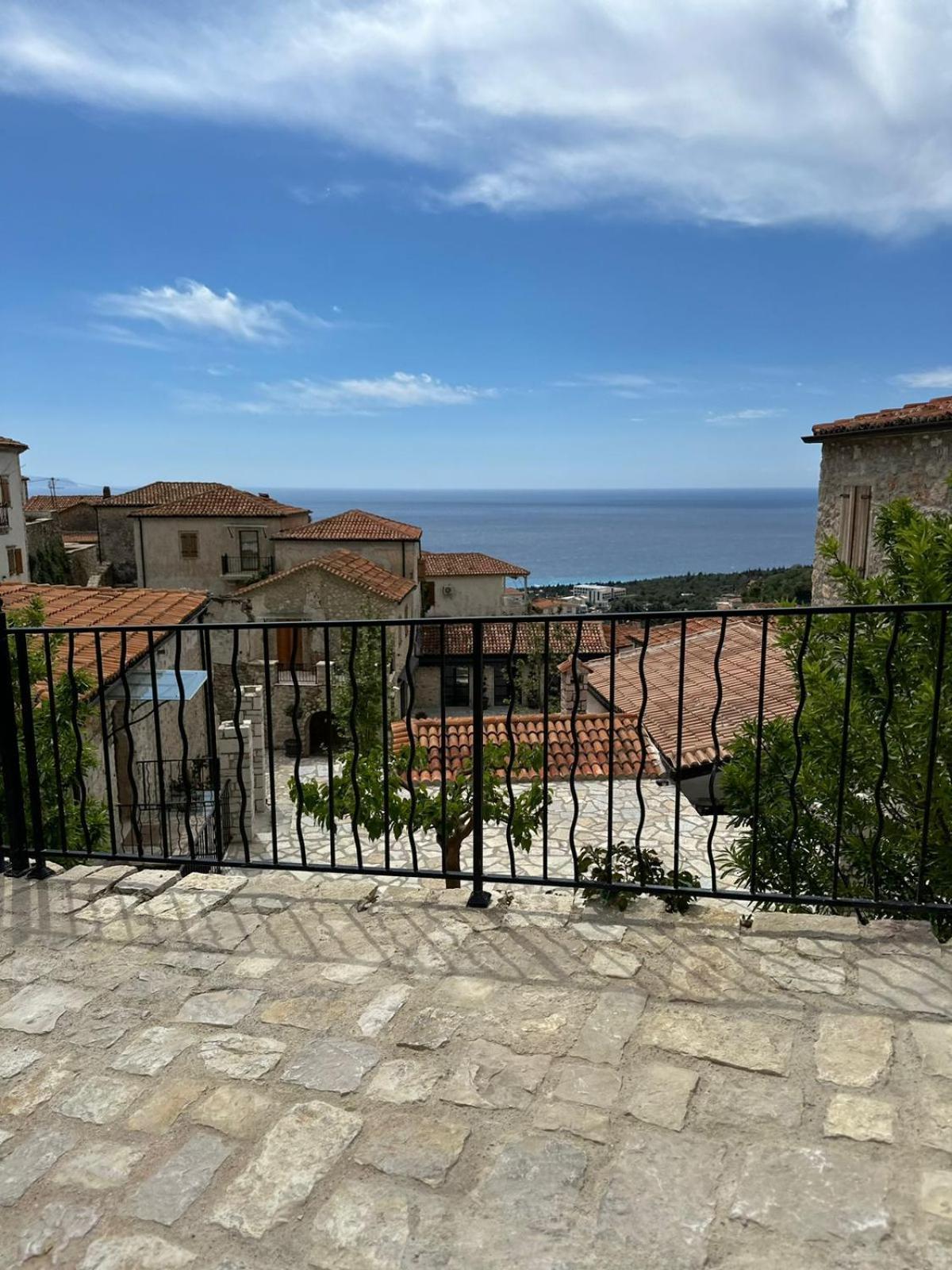Lion'S Villa Вльора Екстер'єр фото